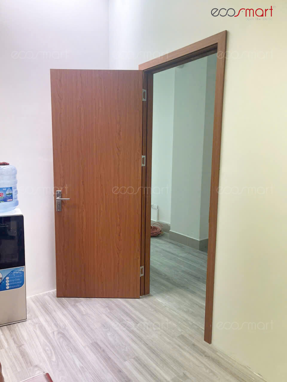 Cửa gỗ nhựa Composite Ecosmart tại công trình