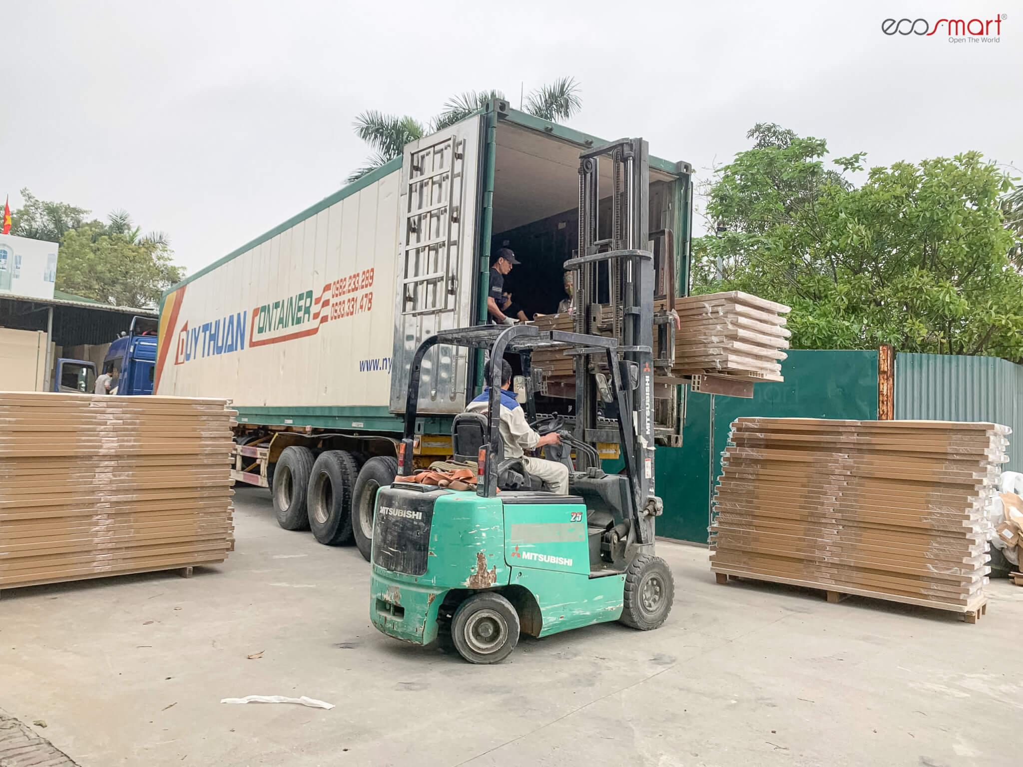 CHUYỂN HÀNG CHO DỰ ÁN NHÀ Ở XÃ HỘI TẠI KHU PHỨC HỢP THỦY VÂN - HUẾ