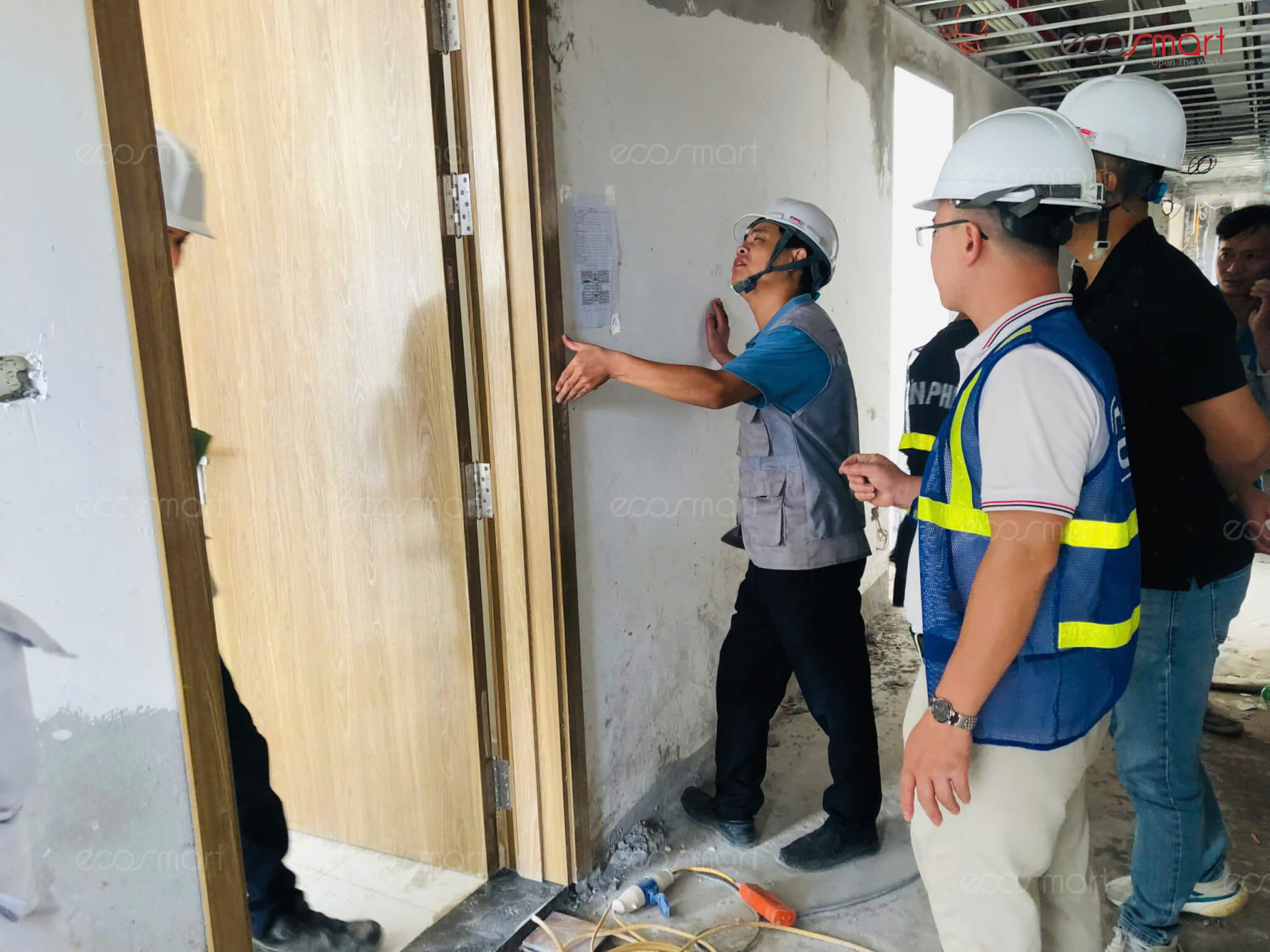 Đội ngũ kỹ thuật ATA Group thi công tại dự án