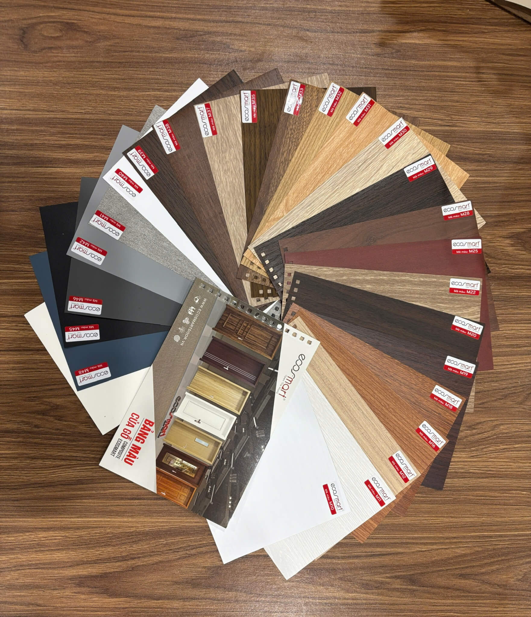 Bảng màu cửa gỗ nhựa Composite Ecosmart