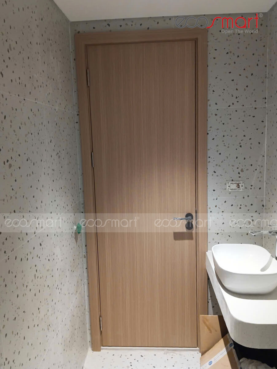Cửa gỗ nhựa Composite Ecosmart cho nhà vệ sinh